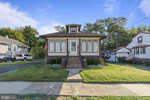 31 S Boulevard Ave, Maple Shade, NJ, 08052-1703 | Card Image