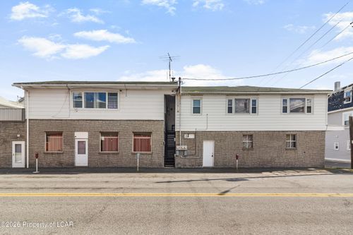 8 W Blaine Street, McAdoo, PA, 18237 | Card Image