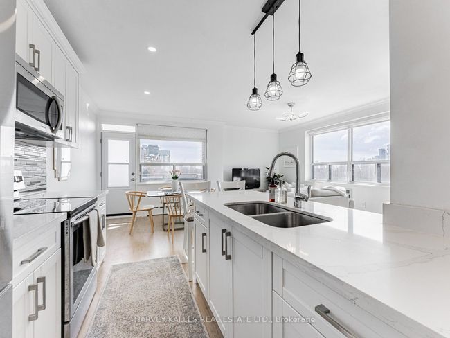 701 - 78 Warren Rd, Condo with 1 bedrooms, 1 bathrooms and null parking in Toronto ON | Image 11