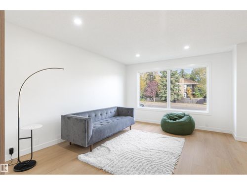 18031 96 Ave Nw, Edmonton, AB, T5T2Z3 | Card Image