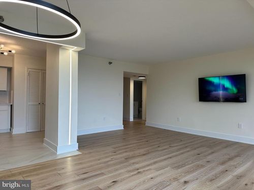 apt-1201-1808 Old Meadow Rd, MCLEAN, VA, 22102-1832 | Card Image