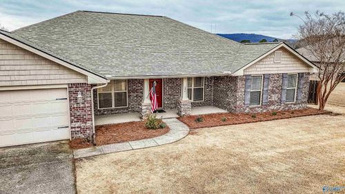 106 Maggie Bell Ln, Huntsville, AL, 35811-9783 | Card Image