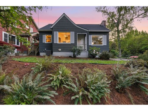 6303 Se 15th Ave, Portland, OR, 97202 | Card Image