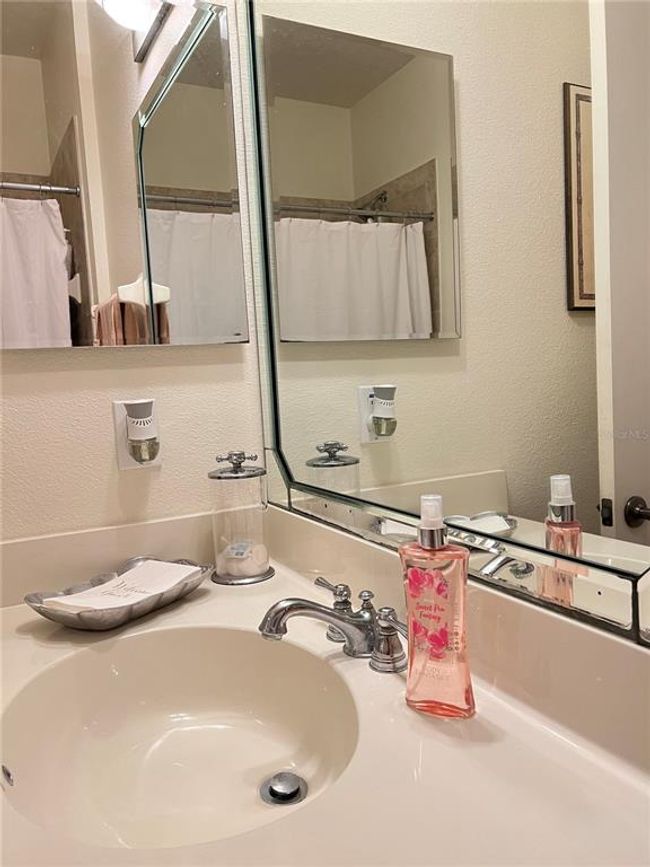Guest Bathroom With Raised Vanity | Image 18