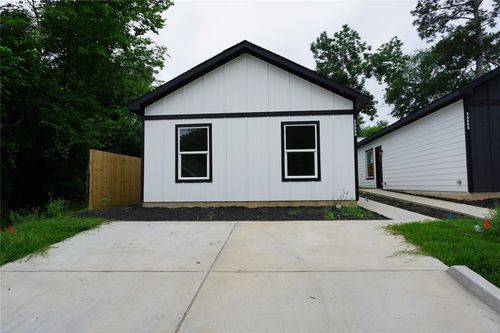 9768 Black Gum, Willis, TX, 77318-7232 | Card Image