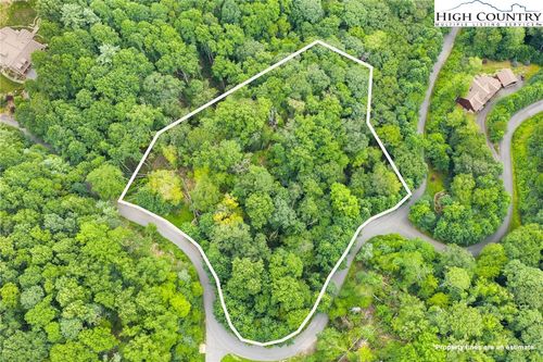 201 Twin Rivers Dr, Boone, NC, 28607-6630 | Card Image