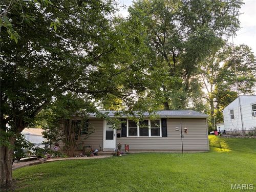 675 Linden Ln, Washington, MO, 63090-2027 | Card Image