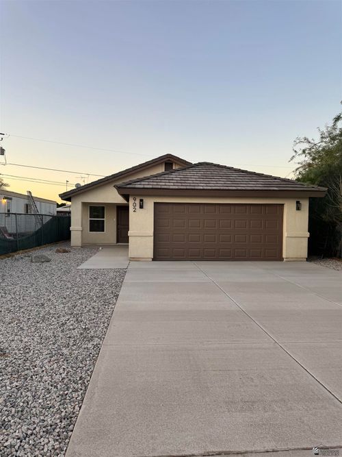 902 E Harvard St, Yuma, AZ, 85365-2404 | Card Image