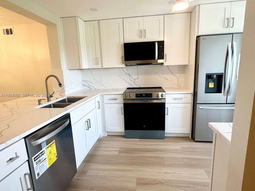 4098-4098 Yarmouth E, Boca Raton, FL, 33434-4552 | Card Image