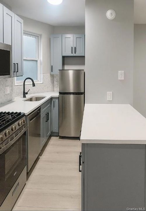 452 E Park Ave, Long Beach, NY, 11561-3602 | Card Image