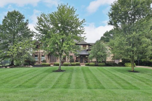 2182 Woodland Hall Dr, Powell, OH, 43065-7142 | Card Image