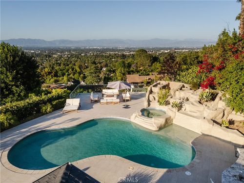 4935 Calvin Ave, Tarzana, CA, 91356 | Card Image