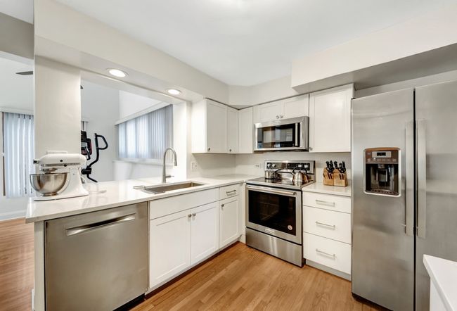 453 Edens Ln, House other with 4 bedrooms, 2 bathrooms and 2 parking in Northfield IL | Image 5