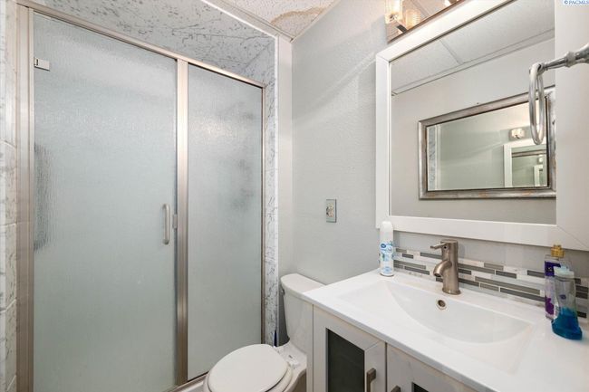 73805 N Demoss Rd, Home with 3 bedrooms, 3 bathrooms and null parking in Benton City WA | Image 40