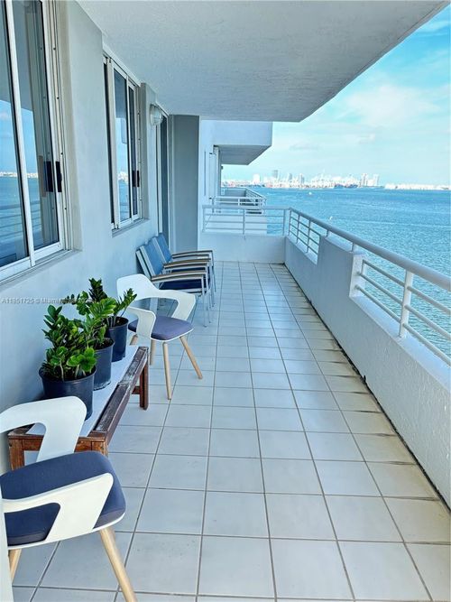 apt-1203-1402 Brickell Bay Dr, Miami, FL, 33131-3616 | Card Image