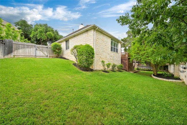 Oversized yard in middle of cul de sac | Image 24
