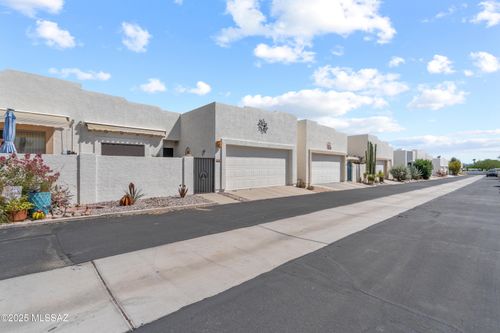 2825 S Stacy Dr, Tucson, AZ, 85713-4378 | Card Image