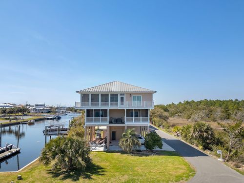 201 Se Harbor Point Dr, Sewalls Point, FL, 34996-1349 | Card Image