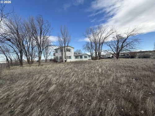 86271 Timothy Ln, Christmas Valley, OR, 97641-2636 | Card Image