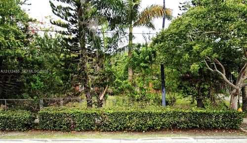 330 Nw 127th Ave, Miami, FL, 33182-1118 | Card Image