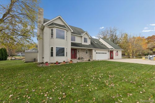 275 Harvard Dr, Howell, MI, 48843-1739 | Card Image