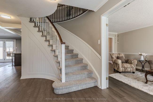 2033 Headon Forest Dr, House other with 5 bedrooms, 4 bathrooms and 2 parking in Burlington ON | Image 9