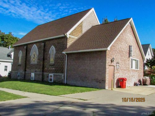 126 W Onota Street, Munising, MI, 49862 | Card Image