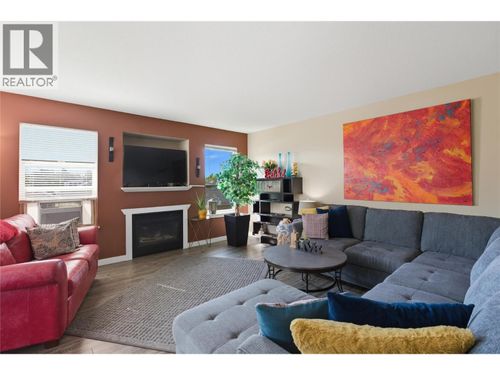 14-171 Beatty Ave Nw, Salmon Arm, BC, V1E2W4 | Card Image