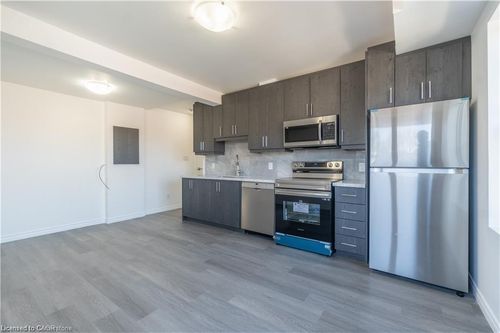 6-107 Victoria Ave N, Hamilton, ON, L8L5E6 | Card Image