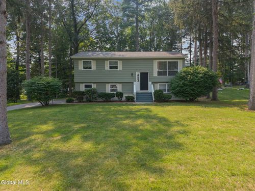 8 Dorsman Dr, Clifton Park, NY, 12065-7204 | Card Image