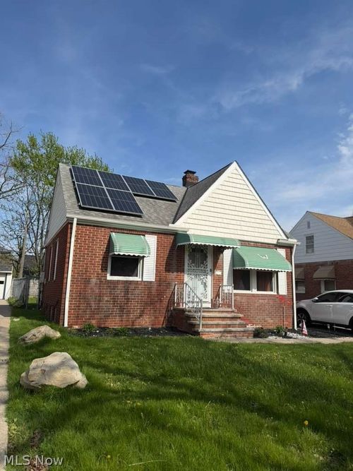 3935 E 176th St, Cleveland, OH, 44128-1703 | Card Image