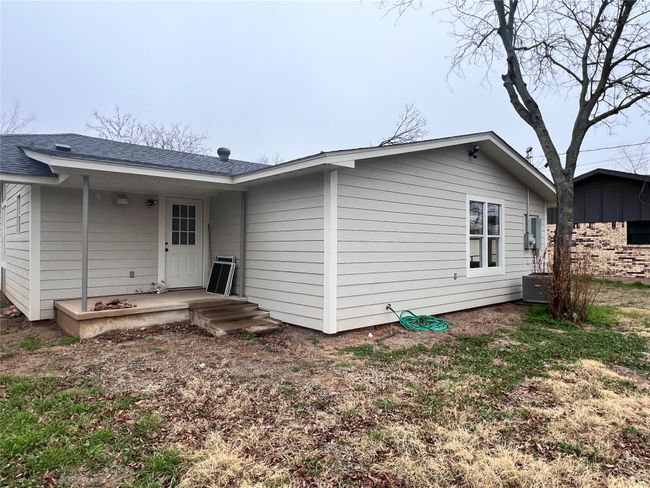 828 Indiana St, House other with 3 bedrooms, 2 bathrooms and null parking in Graham TX | Image 15
