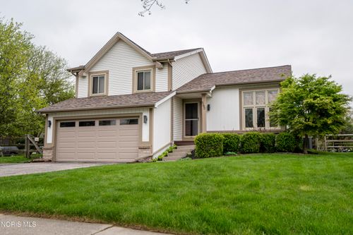 560 Centerfield Dr, Maumee, OH, 43537-2726 | Card Image
