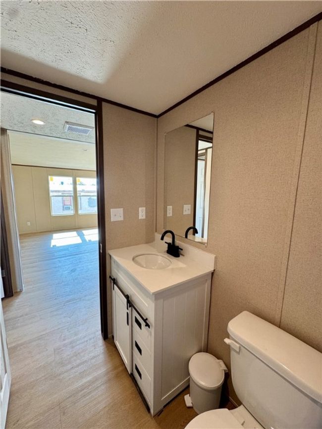 Bathroom | Image 24