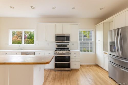 13 Mcclelland St, Dobbs Ferry, NY, 10522-1109 | Card Image