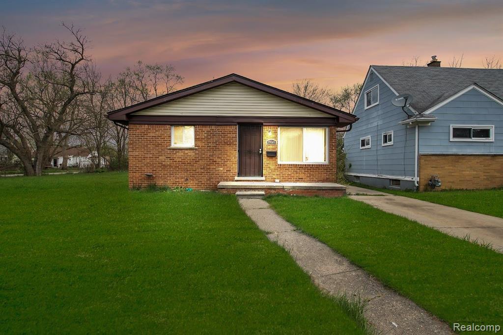 Glenwood St, Inkster, MI 48141
