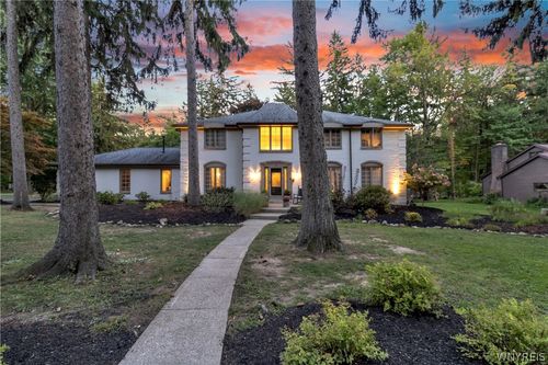 5 Greenwood Dr, Orchard Park, NY, 14127-3909 | Card Image