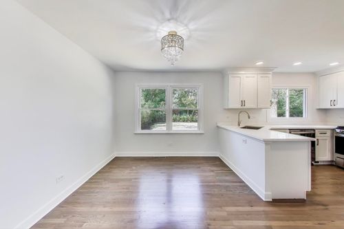 6 S Donald Ave, Arlington Heights, IL, 60004-6671 | Card Image