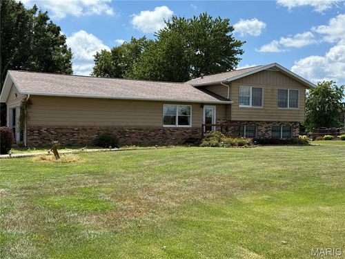 106 Johnson Ln, Raymond, IL, 62560-5039 | Card Image