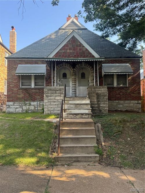 5011 Pernod Ave, Saint Louis, MO, 63139-1327 | Card Image