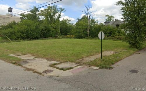 5501 Dubois St, Detroit, MI, 48211-2705 | Card Image