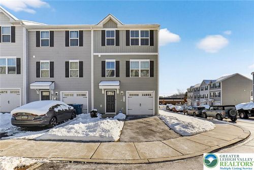 2132 Cross Country Rd, Northampton, PA, 18067-8725 | Card Image