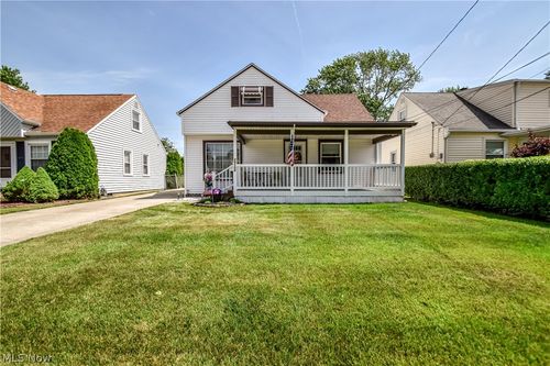 30104 Phillips Ave, Wickliffe, OH, 44092-1710 | Card Image