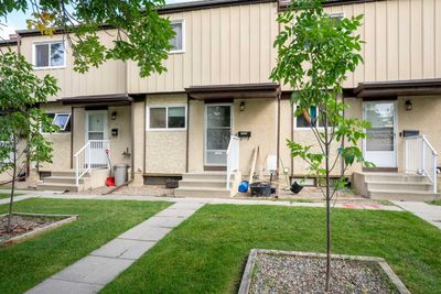 3 - 2302 23 St N, Home with 3 bedrooms, 2 bathrooms and 1 parking in Lethbridge AB | Image 2