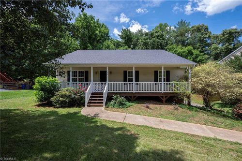 720 Wallridge Dr, Winston Salem, NC, 27106-8709 | Card Image