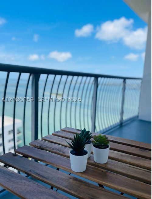 4305-1750 N Bayshore Dr, Miami, FL, 33132-3217 | Card Image