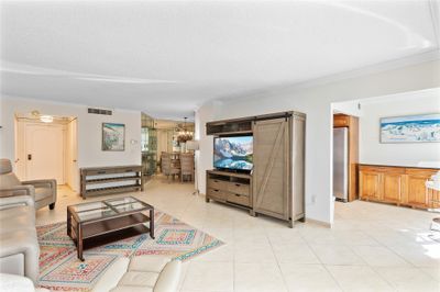 406N - 3410 Galt Ocean Dr, Condo with 1 bedrooms, 1 bathrooms and null parking in Fort Lauderdale FL | Image 3