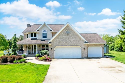 9815 Fox Knoll Dr, Orrville, OH, 44667-9018 | Card Image