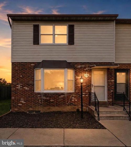 916 Hilltop Dr, WOODSTOCK, VA, 22664-1641 | Card Image