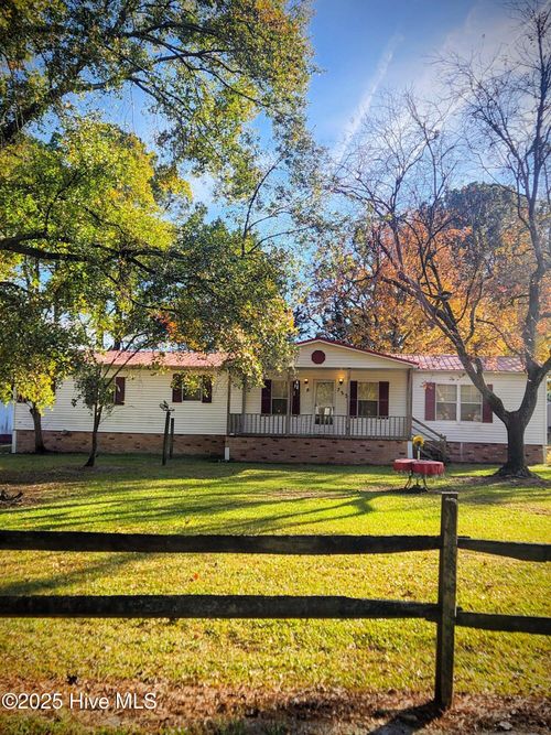 723 W Broad St, Beulaville, NC, 28518-6595 | Card Image